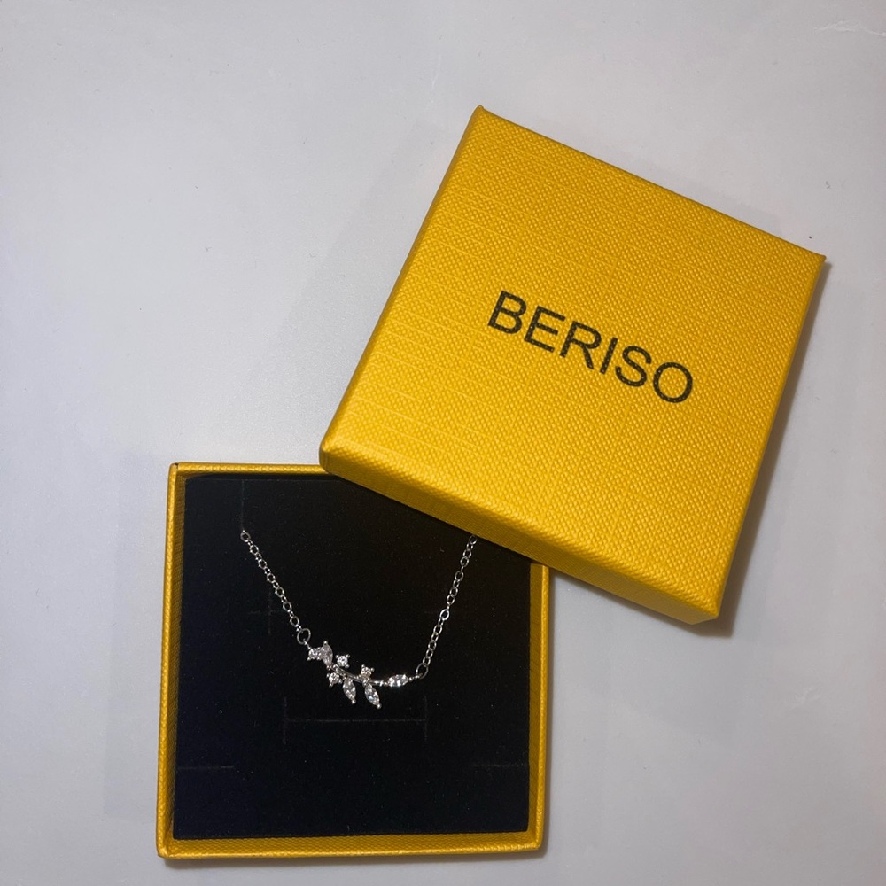 Silver Leaf Pendant Necklace